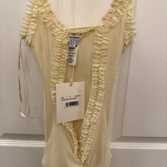 Fatalle Maxi Dress in Vanilla - Jaded London - Picture 4 of 7